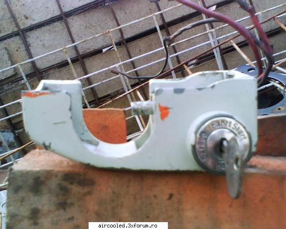 cumpar contact de bord cu blocaj volan de broasca pre 67' complet,ca ala din eventual dau la schimb