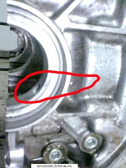 motor tip4 2.0l broscuta cum patrunde inapoi: