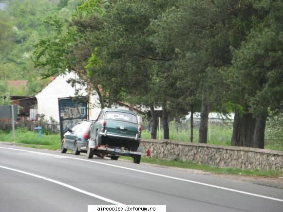 d'ale lui mishu iar aici scurt popas. mishu coleg drum nota 10, cred daca dura drumul zile apucam