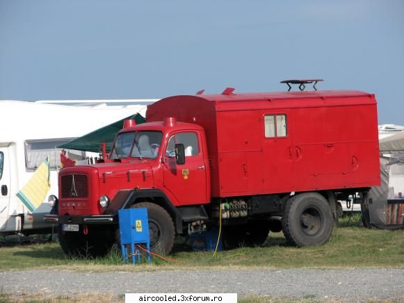 taman m-am intors de la mare, cu cortu'. am gasit in camping ceva extrem de camion deutz de pompieri