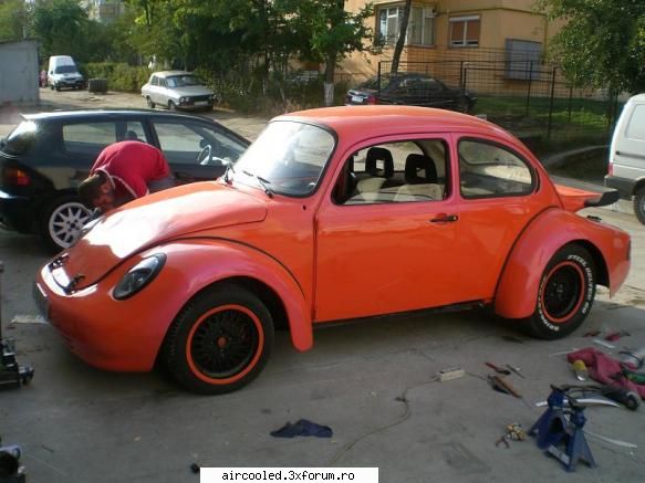 meu este un 1303 din 74, cred. are motor de bus de 1,6. are nevoie de un pic de reglaj (avans si