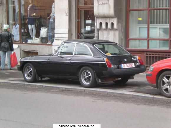 Aircooled si masini vechi vazute prin tara - Un MG MGB Mark III fotografiat astazi - broscar in timpul liber