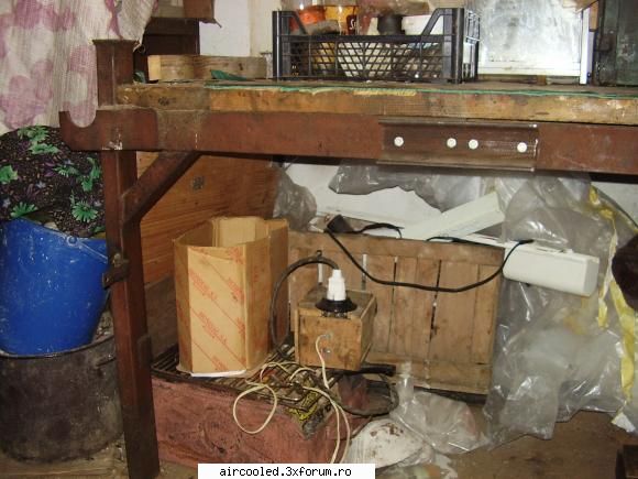 Banc de lucru la pret de Fe vechi - Un vecin trebuie sa elibereze o boxa. Bancul - Vanzari-cumparari diverse