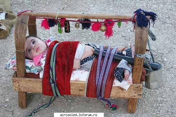 FUN - Pampersi rrromanesti - broscar in timpul liber