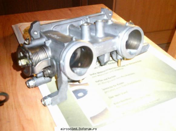 Injectie de benzina ... adaptare pe flat4 - Iar sus au chiar flansa, merg puse niste suruburi - TUNING