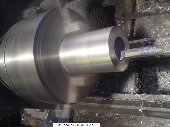 Instalatia de ungere - deci ... 1. dintr-o bucata de aluminiu am facut - TEHNIC