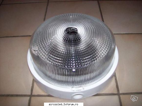 Lampi plafon/ perete l'Ebenoid - Vand lampi cu capac de sticla marca l'Ebenoid - Vanzari-cumparari diverse