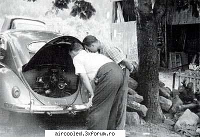 Literatura VW, Porsche - Astia doi se minunau de ce-au gasit in porbagaj - broscar in timpul liber