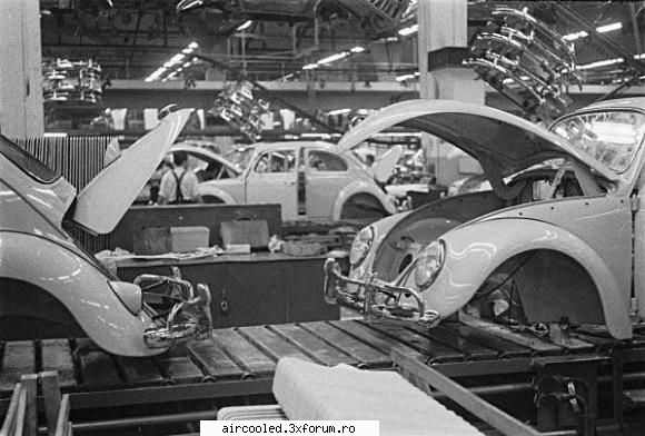 Poze vechi - broscute in stadiu avansat de asamblare - Istorie VW Aircooled