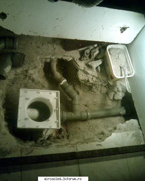de duminica am perforat sifonu' la baie..a inceput sa urle ala de jos--ca da pe luna la banca pentru