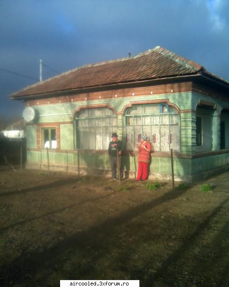 din laterala- casa veche, mare ptr.