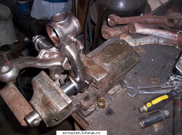 Reparatia puntii fata cu balamale - se ia bucsa, se aseaza cu gaura spre interior - TUTORIALE
