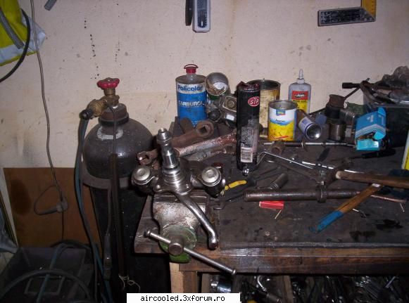 Reparatia puntii fata cu balamale - se curata ungatoarele de tecalimetru, se indeasa - TUTORIALE