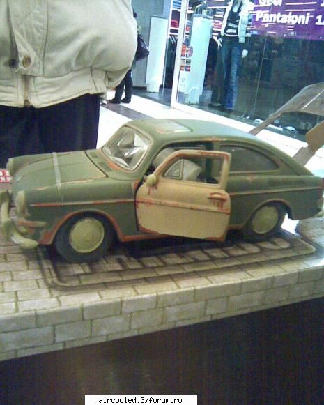 TOYS - Carfur, langa mine. Am cumparat - broscar in timpul liber