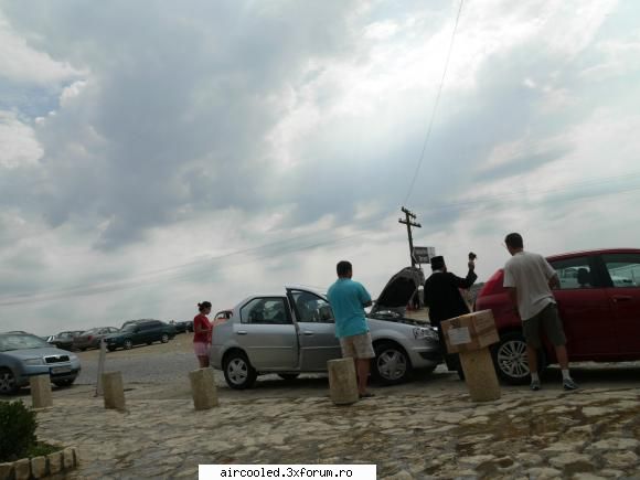 si acum un logan �tunat� la minastirea dervent. m.y. 2009, cu motor sfintit. ala in si barbie de
