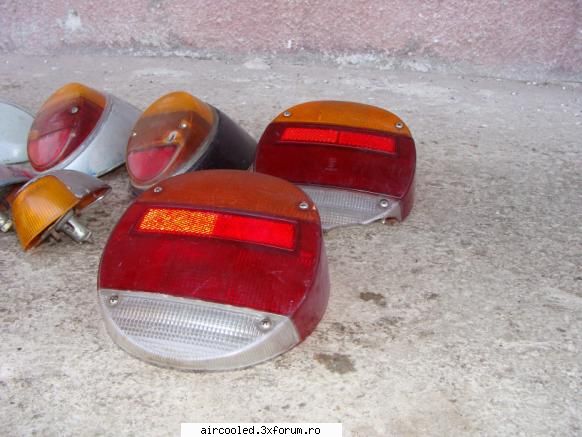 Vand urmatoarele de VW broscuta - Pretul este de 40 lei pentru ambele. Unul are - Vanzari- piese