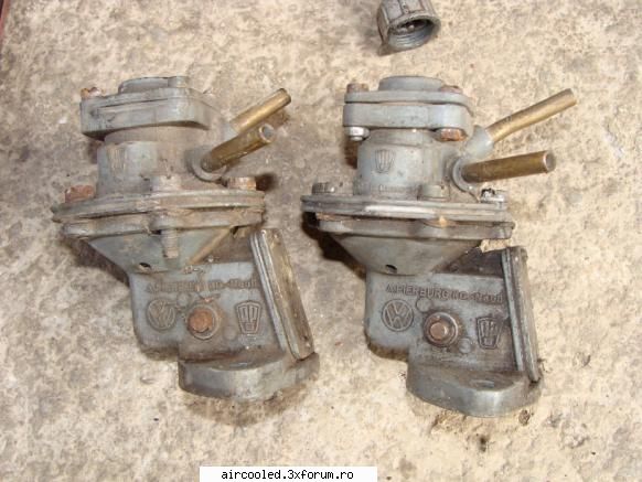Vand urmatoarele de VW broscuta - pompe benzina pret:30 lei/buc sau ambele 50 lei - Vanzari- piese