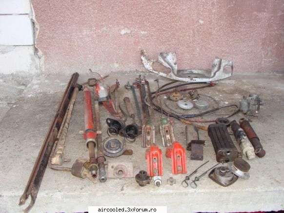 Vand urmatoarele de VW broscuta - capota fata fara maner(cea bordo) pret:40 lei - Vanzari- piese
