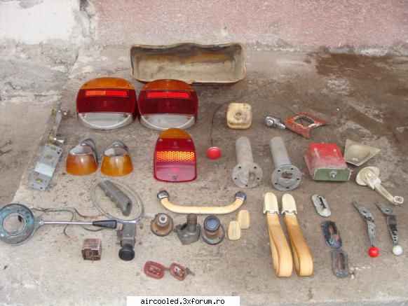 Vand urmatoarele de VW broscuta - capota fata fara maner(cea bordo) pret:40 lei - Vanzari- piese