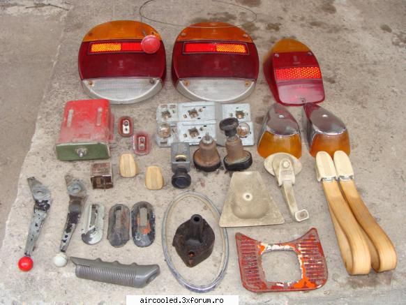 Vand urmatoarele de VW broscuta - capota fata fara maner(cea bordo) pret:40 lei - Vanzari- piese
