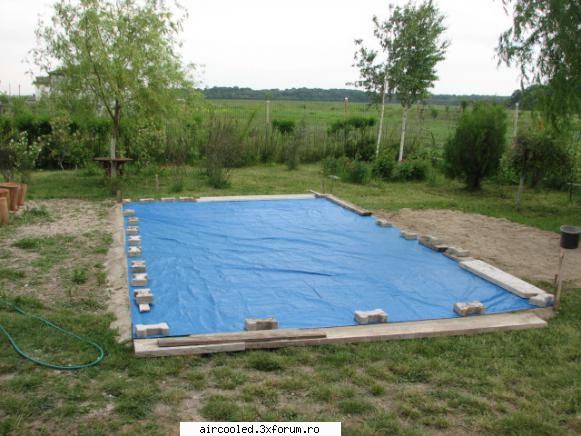 Viata la tara - pus folia deasupra. Se va monta piscina probabil - broscar in timpul liber