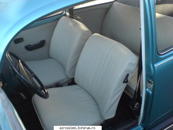 interiorul l-am refacut in cu nuantele si de culori prevazute de fabricant. vw 1302