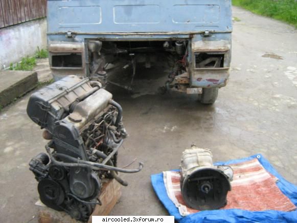 Vw Transporter 1970 autoutilitara - azi am dat jos motorul si cutia de viteze - Masina mea-Tip2: Bus, Camper
