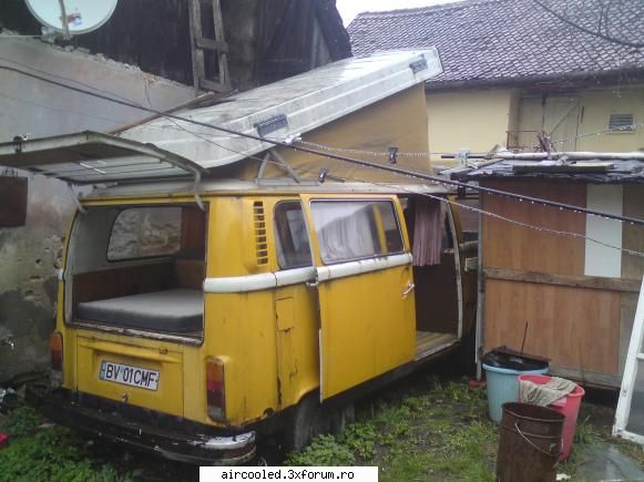 cautand o hoashca pentru mine, am dat de un camper, cel din imagine, cu acte in regula, cu numere