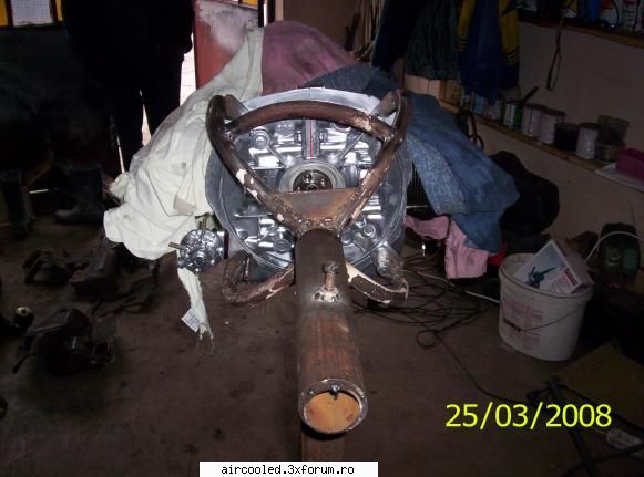 engine stand - poze la standul meu... poate sudurile nu sint asa - SCULE SI DISPOZITIVE