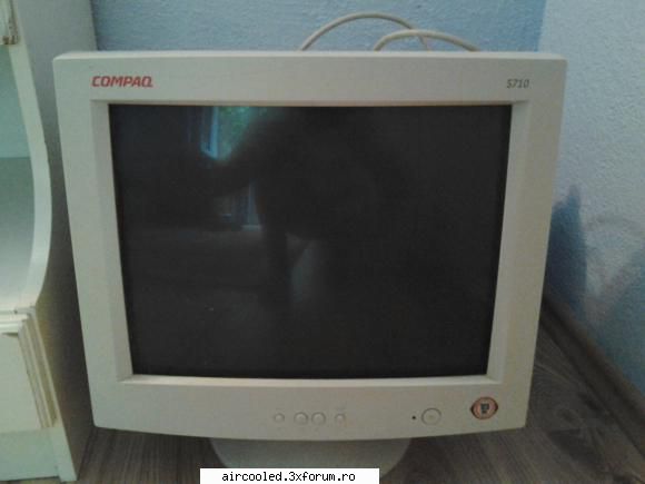 monitor 17 inch - 50 de lei plus taxe transport este bun - Vanzari-cumparari diverse
