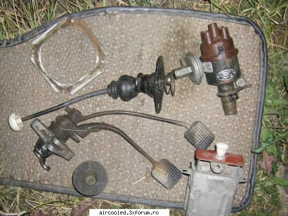 vand piese vw - schimbator de viteza 25 RON ;delcou 100 RON - Vanzari- piese