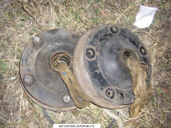 :hi:  :hi:  :rolleyes:  =)  :limba:  :razz: vand piese vw 1200 -64